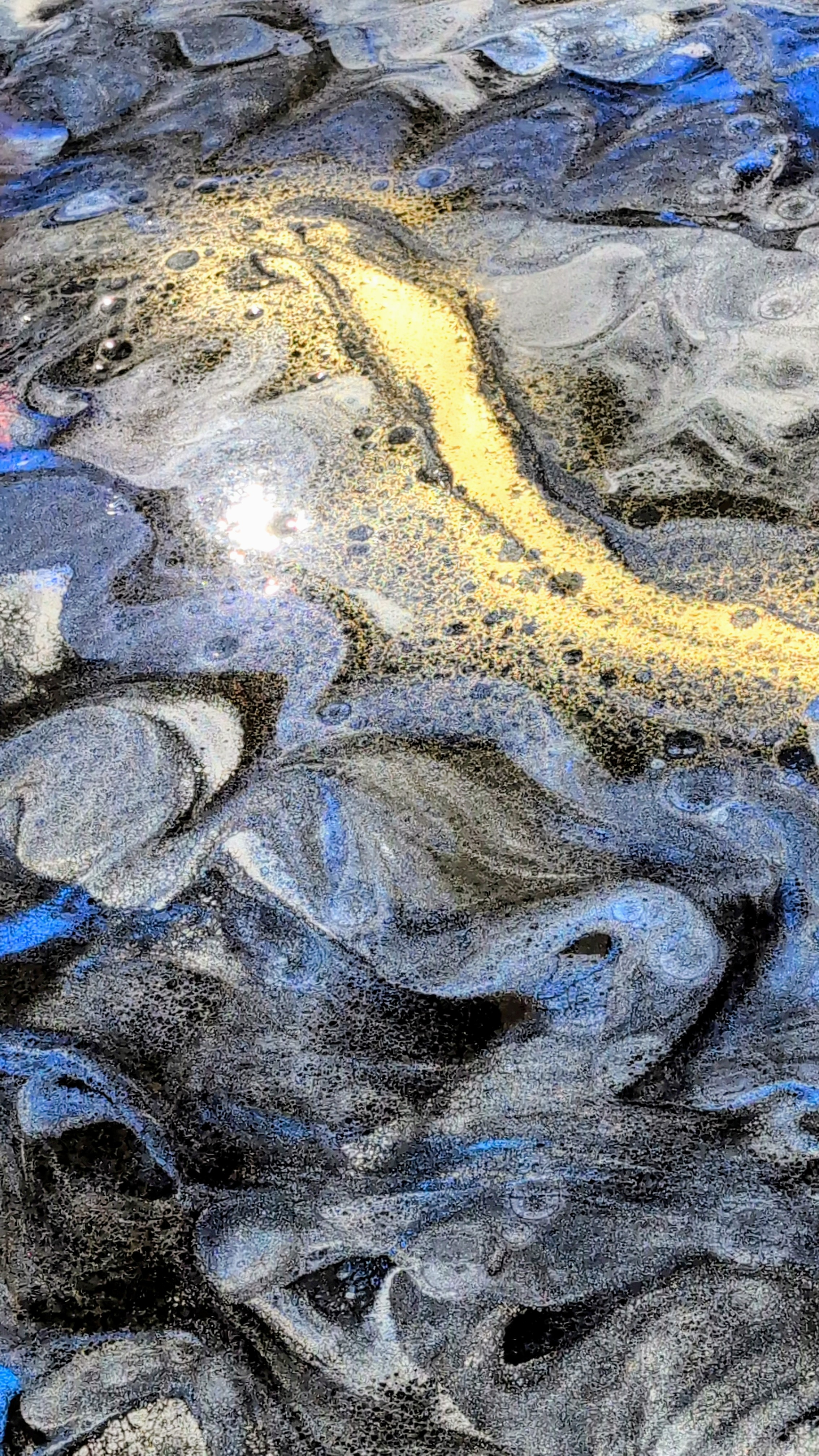 Metallic epoxy black silver wave